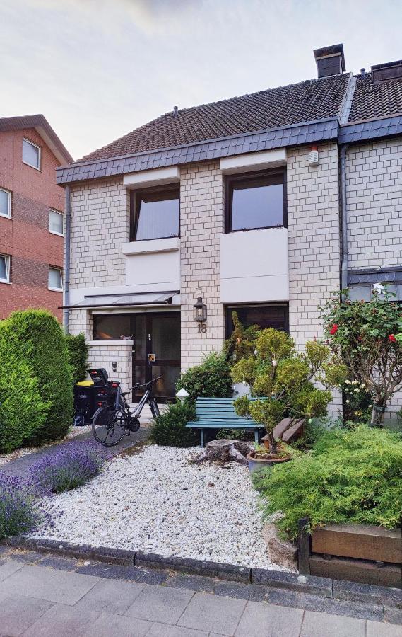 Spacious & Comfortable Guestrooms W Private Bathrooms Near Koelnmesse & Lanxess Arena, Free Parking, Highspeed Wifi Екстериор снимка