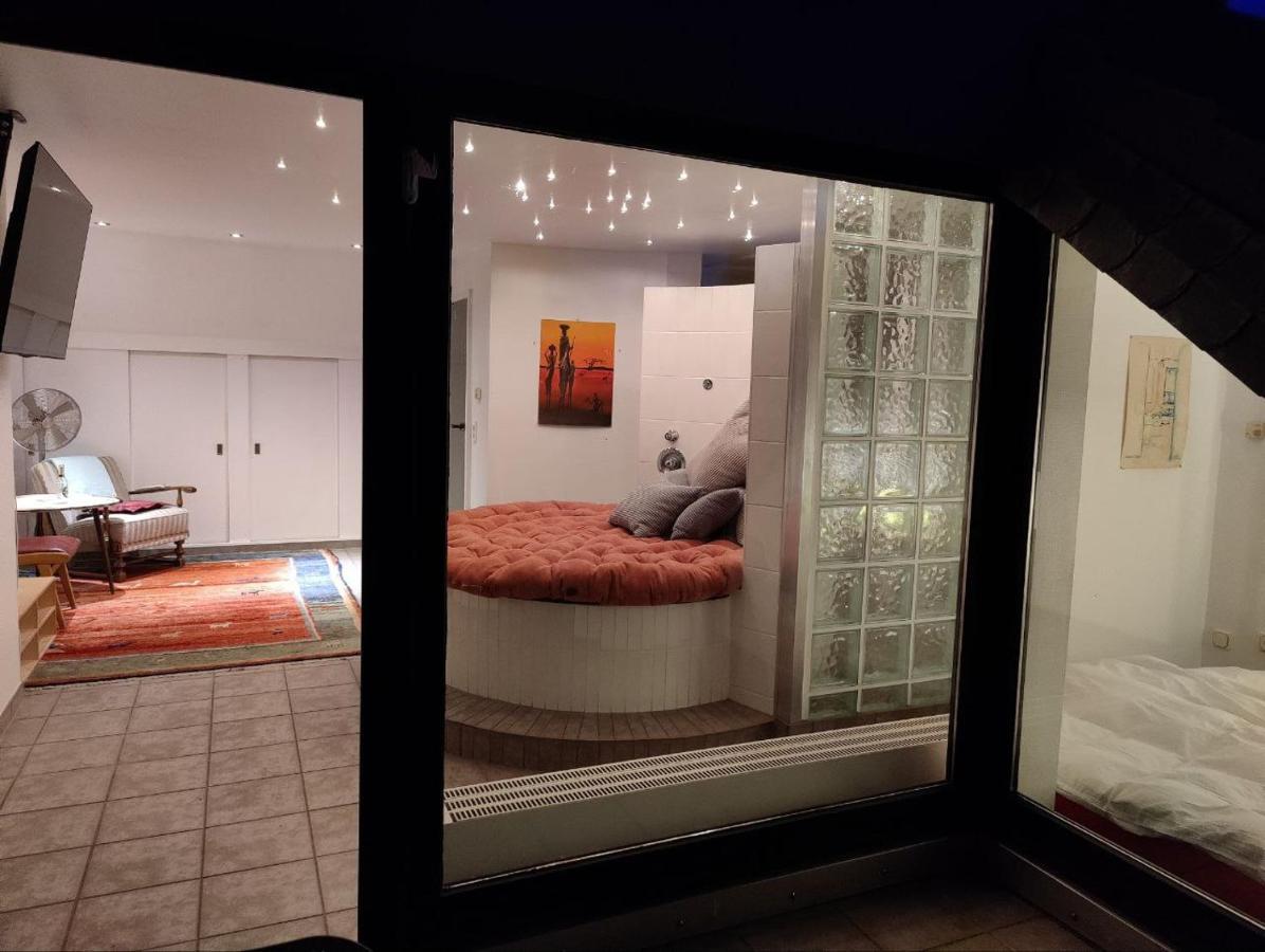 Spacious & Comfortable Guestrooms W Private Bathrooms Near Koelnmesse & Lanxess Arena, Free Parking, Highspeed Wifi Екстериор снимка